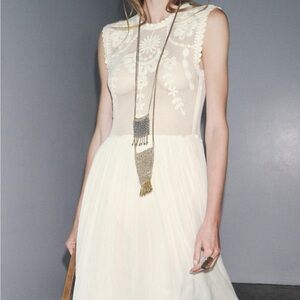 Elegant Cream Lace combination Sleeveless dress NWT